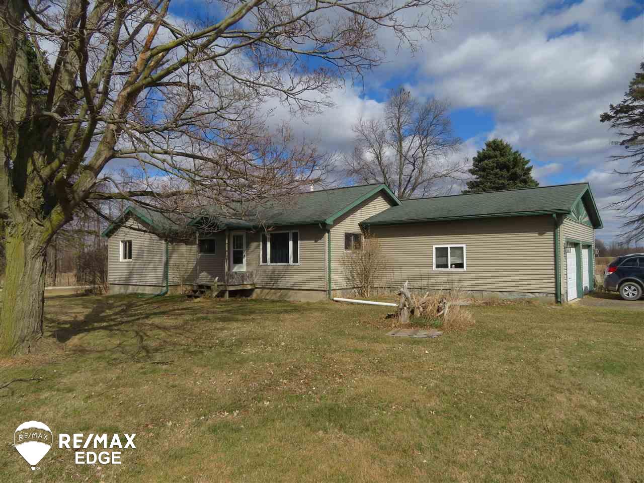 4486 Fish Lake Road North Branch, MI 48461 - Photo 1 of 22 50007014.JPG
