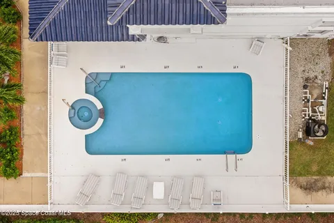 a view of door with washer and dryer