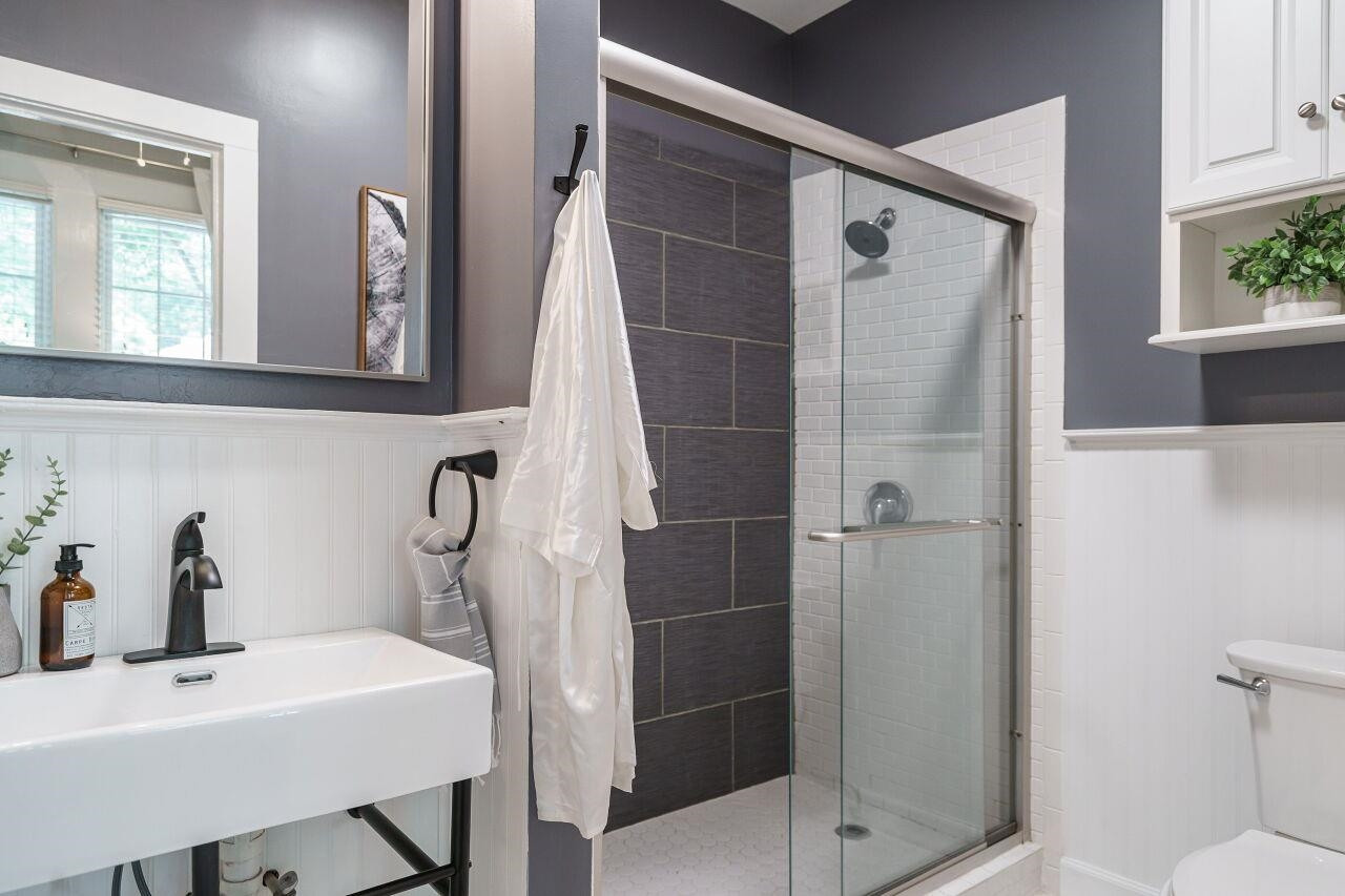 112 East Whitaker Mill Road Raleigh, NC 27608 - Photo 16 of 31 Photo 16
