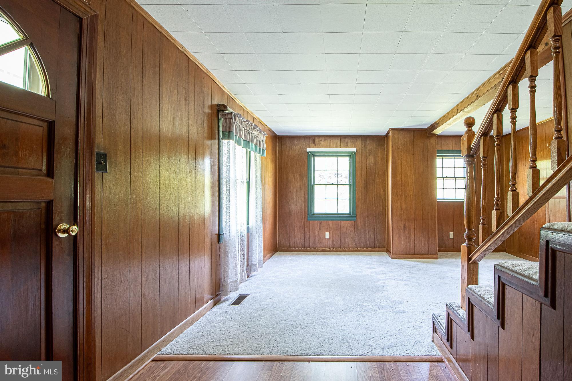 115 Chester Gap Road Chester Gap, VA 22623 - Photo 15 of 61 Living Room