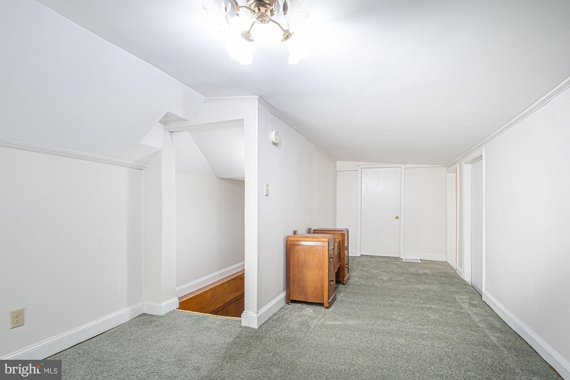 115 Chester Gap Road Chester Gap, VA 22623 - Photo 35 of 61 2nd Floor Hallway