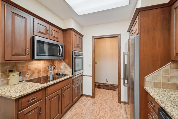 $227,000 | 8621 Basswood Road, Unit 23, Eden Prairie, MN 55344