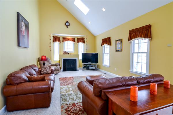 6 Mohawk Path Holliston, MA 01746 - Photo 6 of 24 Gallery Image 6