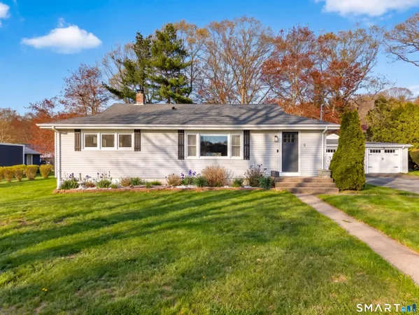 $490,000 | 5 Oak Road, Waterford, CT 06385