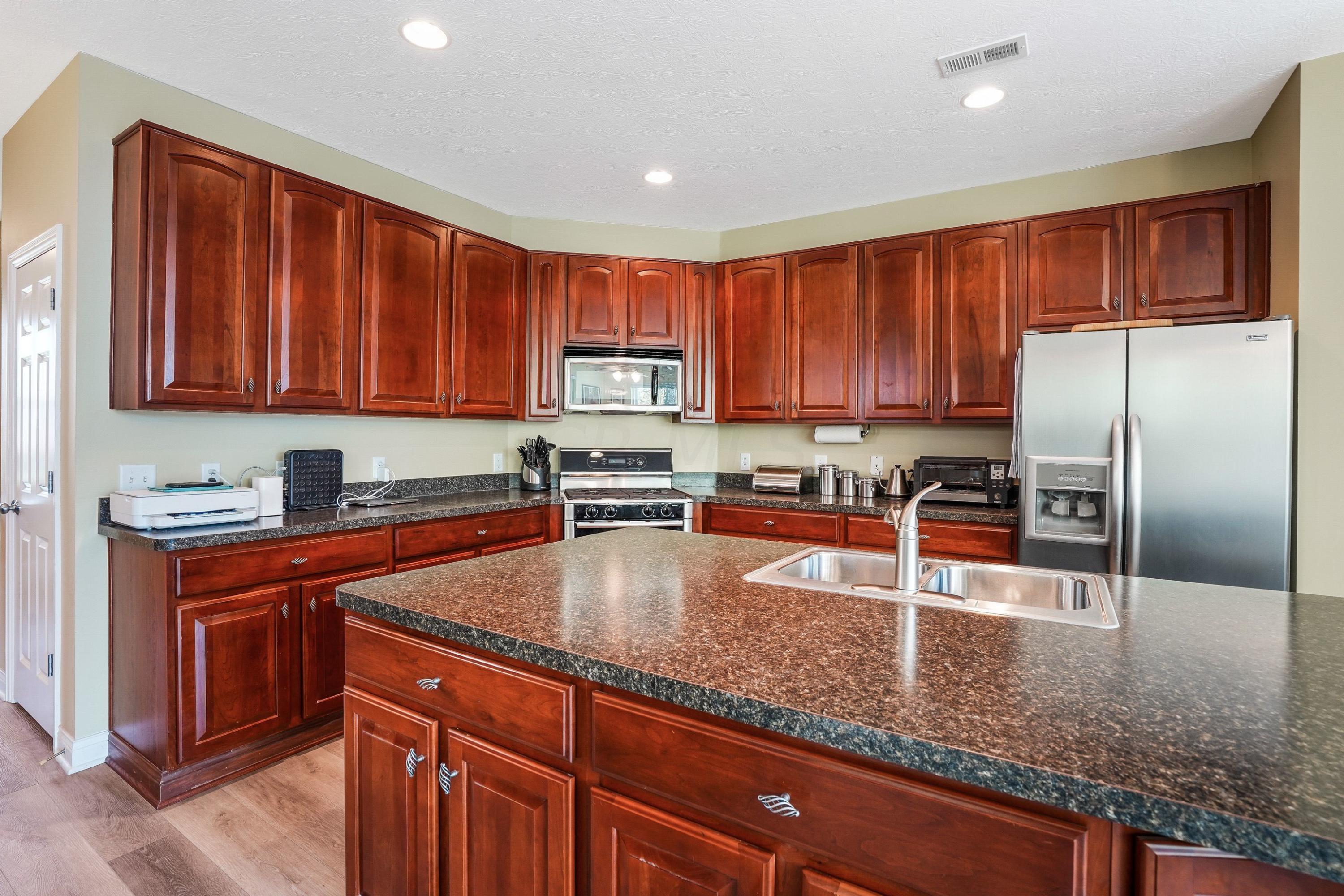 5613 Lantos Road Dublin, OH 43016 - Photo 10 of 31 Gallery Image 10