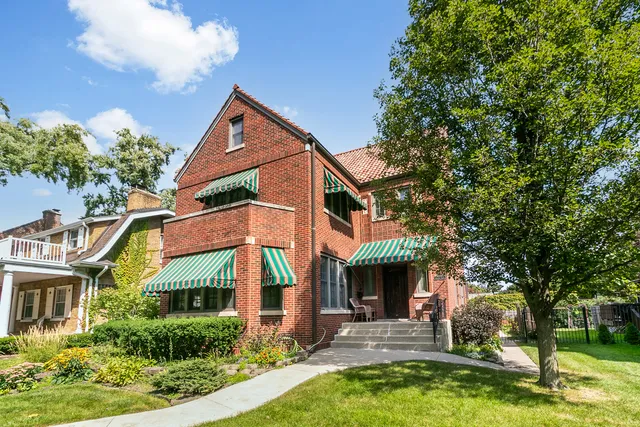 $875,900 | 10337 South Hamilton Avenue, Chicago, IL 60643