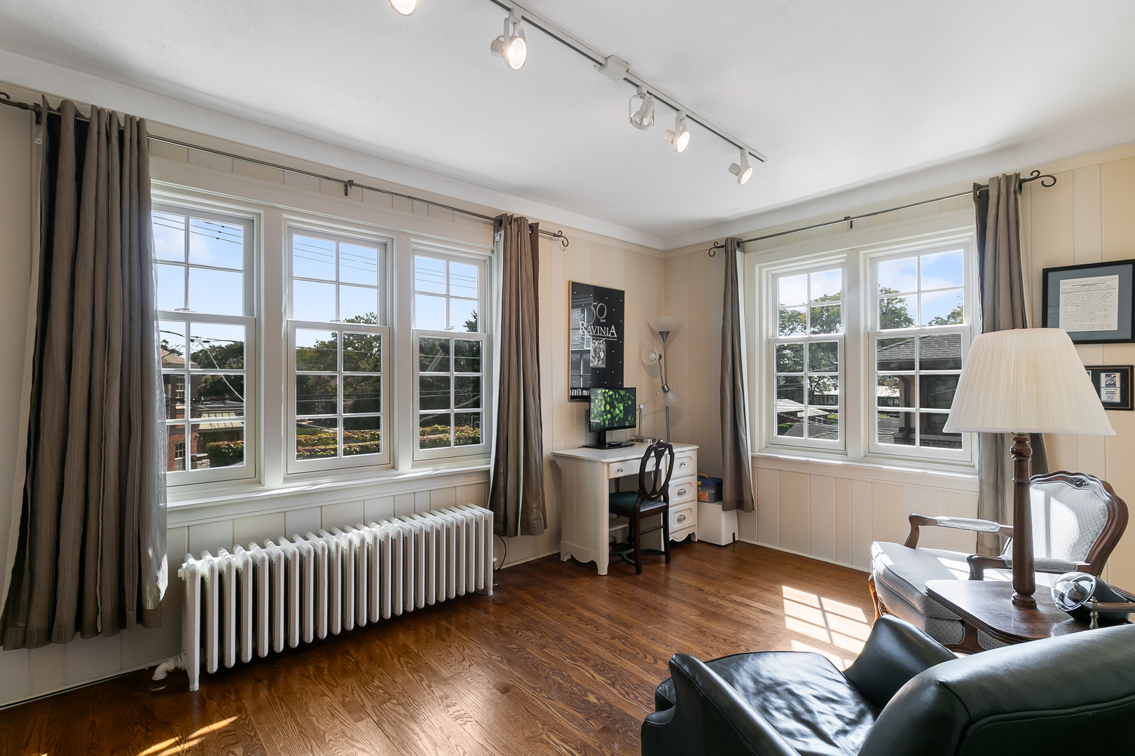 10337 South Hamilton Avenue Chicago, IL 60643 - Photo 16 of 27 a living room with furniture and windows