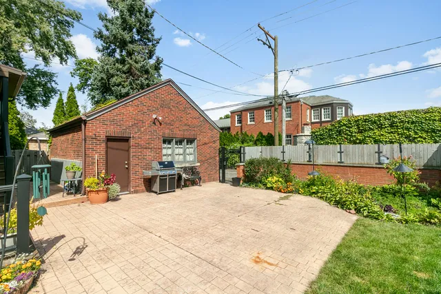 $875,900 | 10337 South Hamilton Avenue, Chicago, IL 60643