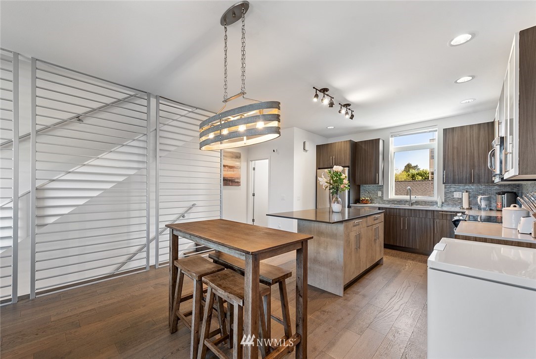 3909 Southwest Hudson Street Seattle, WA 98136 - Photo 6 of 30 Gallery Image 6