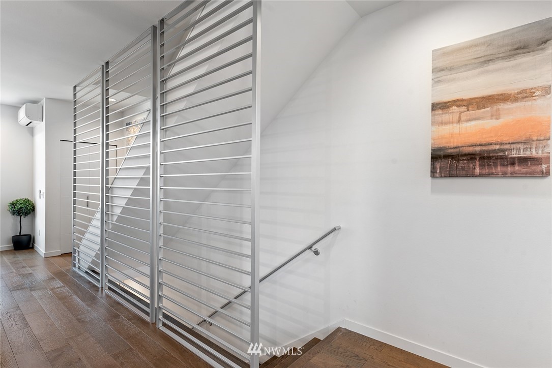 3909 Southwest Hudson Street Seattle, WA 98136 - Photo 9 of 30 Gallery Image 9