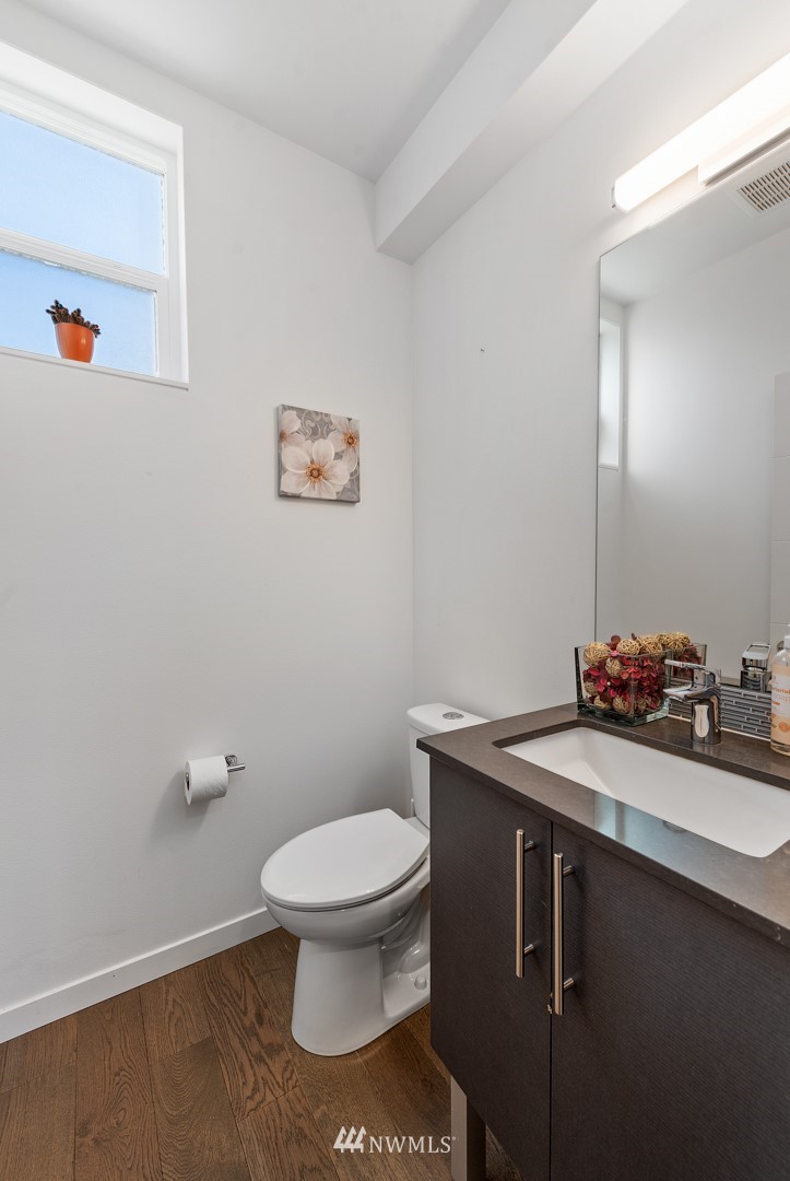 3909 Southwest Hudson Street Seattle, WA 98136 - Photo 10 of 30 Gallery Image 10