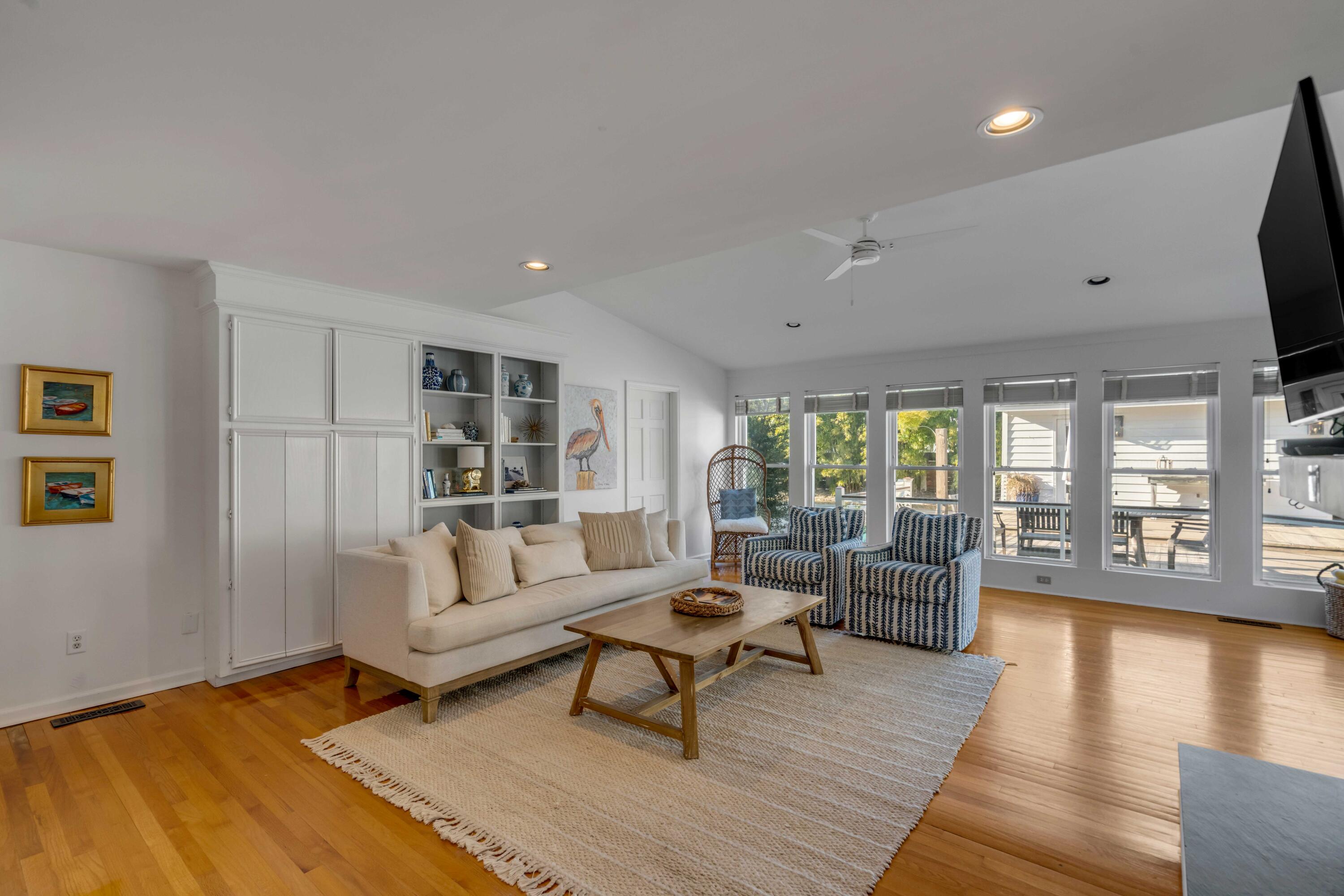 2201 Palm Boulevard Isle of Palms, SC 29451 - Photo 16 of 52 Family Room