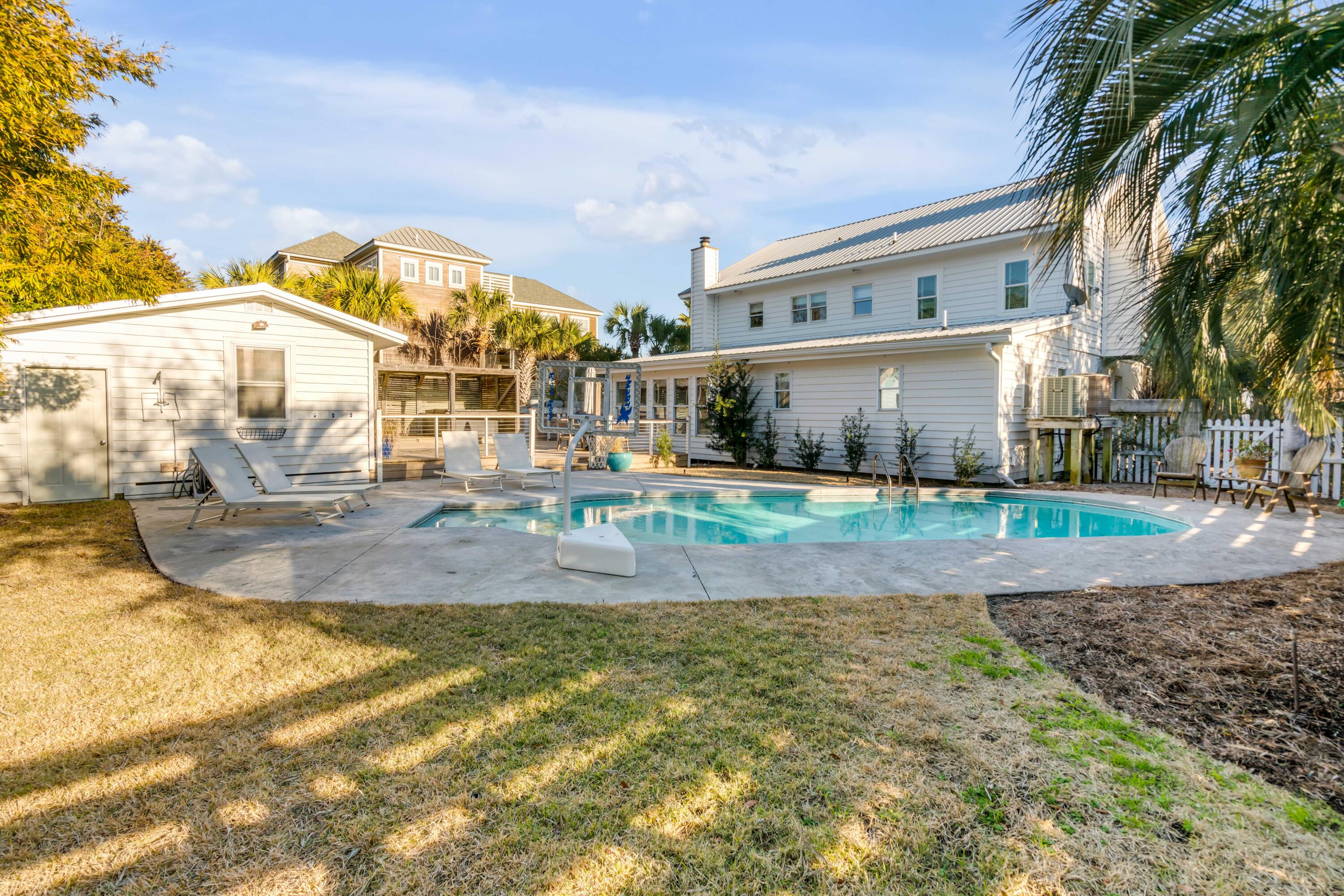 2201 Palm Boulevard Isle of Palms, SC 29451 - Photo 42 of 52 Backyard