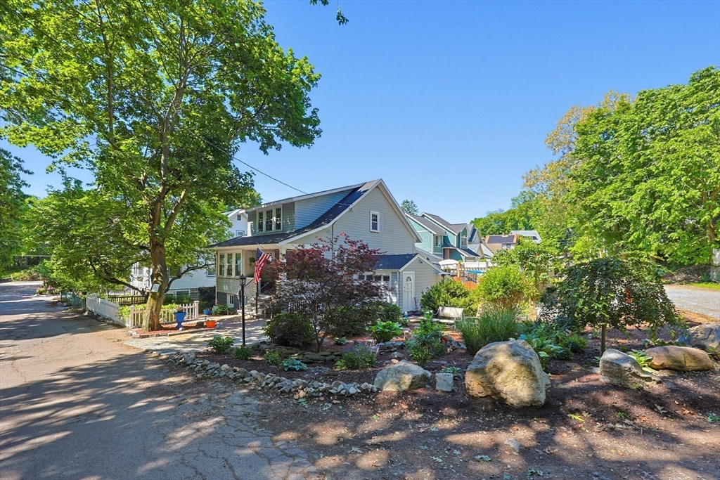 26 Grover Road Medford, MA 02155 - Photo 6 of 41
