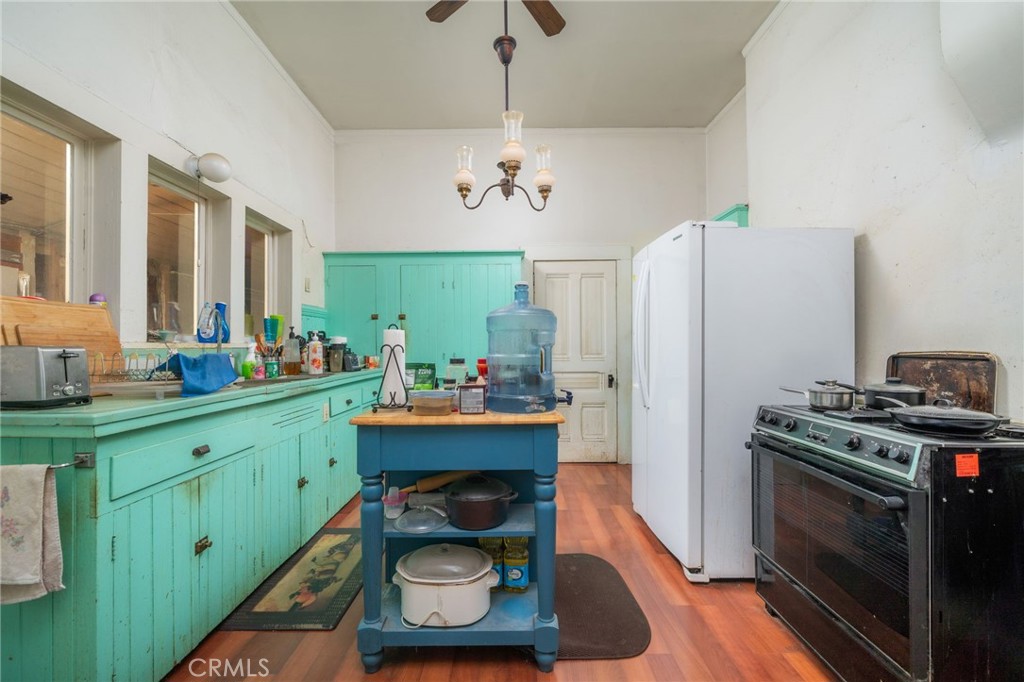 698 Terrace Road San Bernardino, CA 92410 - Photo 14 of 57