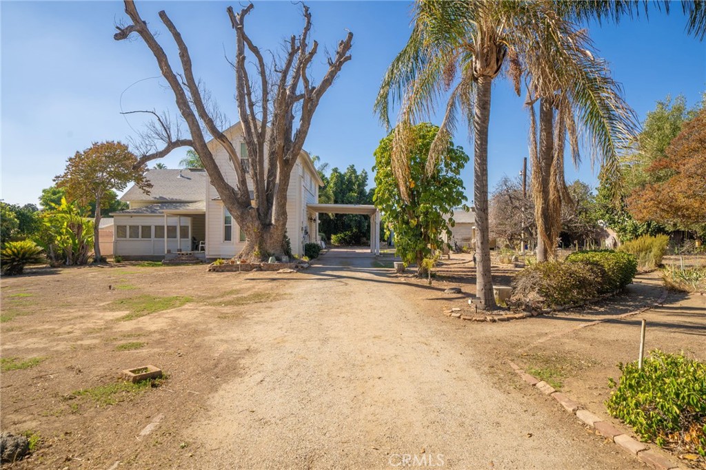 698 Terrace Road San Bernardino, CA 92410 - Photo 4 of 57