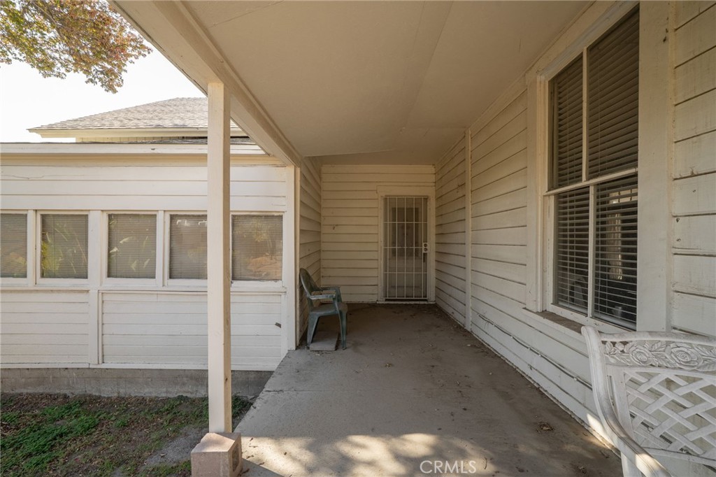 698 Terrace Road San Bernardino, CA 92410 - Photo 8 of 57