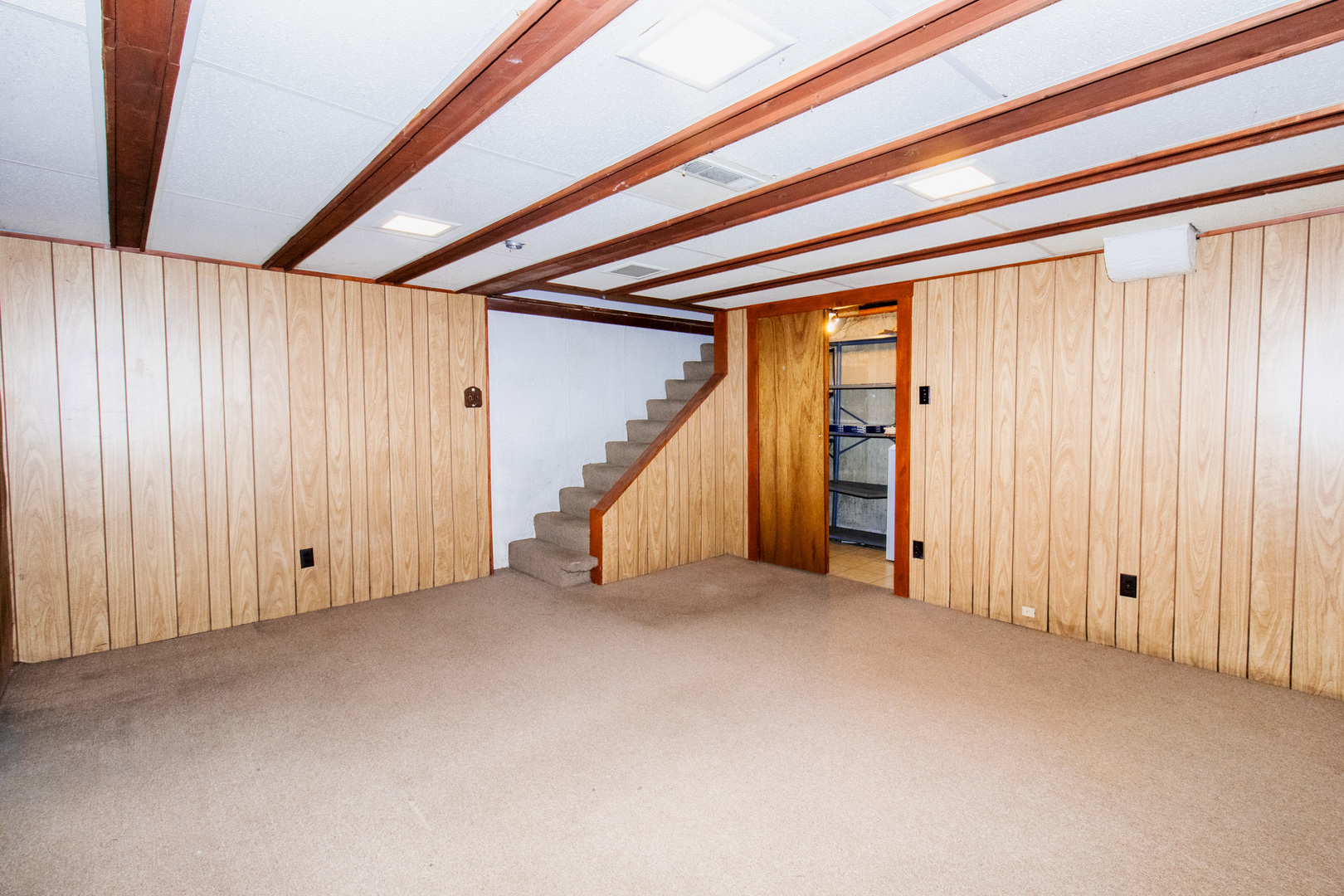902 South May Street, Unit D Chicago, IL 60607 - Photo 21 of 24 an empty room with windows