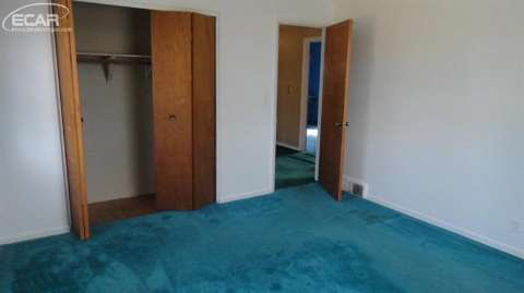4496 Calkins Road Flint, MI 48532 - Photo 6 of 10 20424090-5.JPG