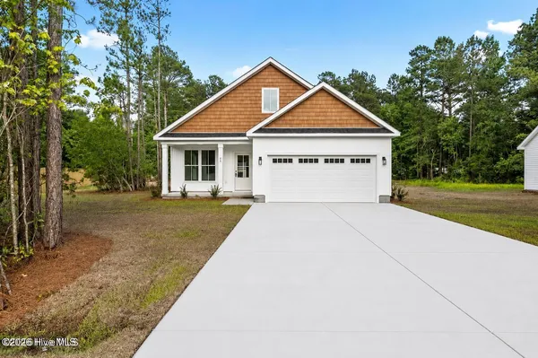 $399,900 | 86 Whispering Pines Court, Hampstead, NC 28443