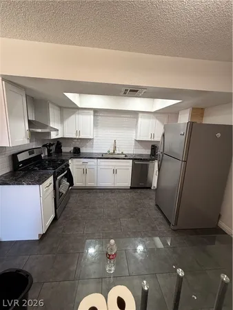 $1,600 | 5576 West Rochelle Avenue, Unit 43C, Las Vegas, NV 89103