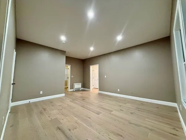 $3,400 | 24 Chelmsford Street, Unit 1R, Chelmsford, MA 01824