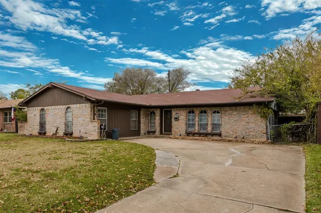$2,500 | 2517 Rosewood Drive, Mesquite, TX 75150