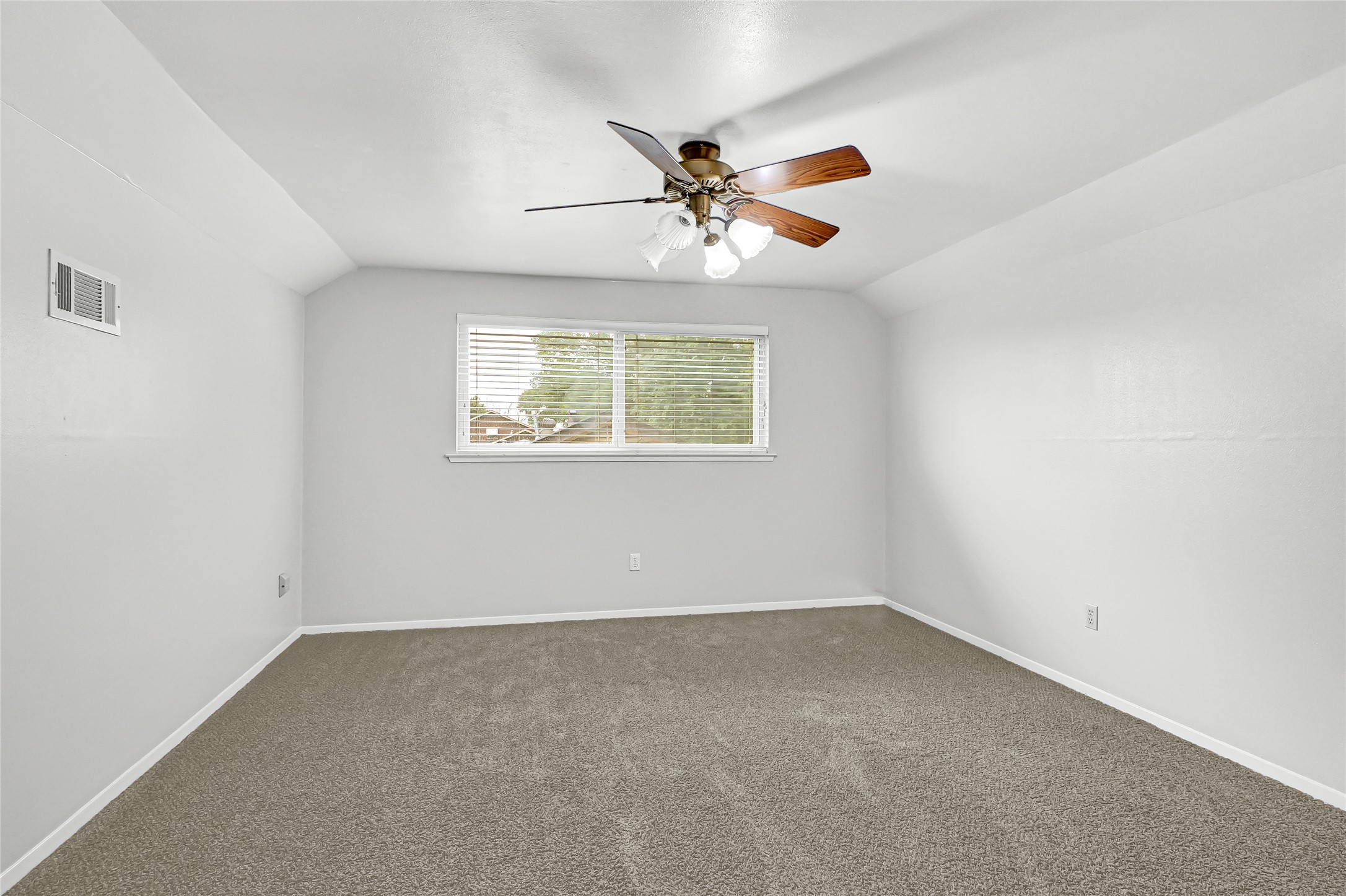 2107 North Rayburn Court Pasadena, TX 77502 - Photo 14 of 20