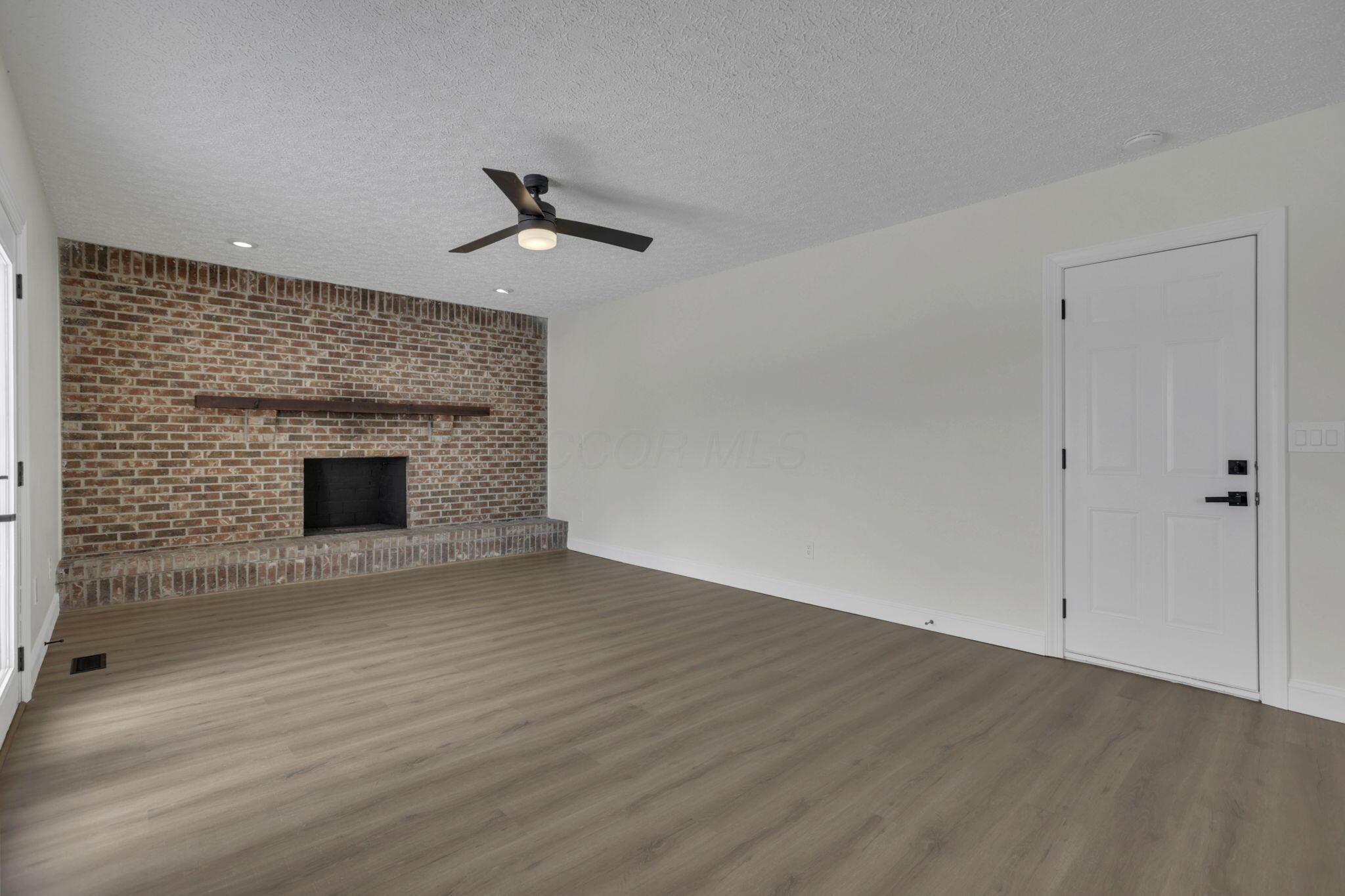 5273 Hayes Road Groveport, OH 43125 - Photo 32 of 89 Fireplace view