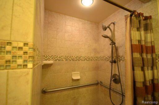 51135 Hanford Road Canton, MI 48187 - Photo 31 of 36 DSC_0121_preview.jpeg