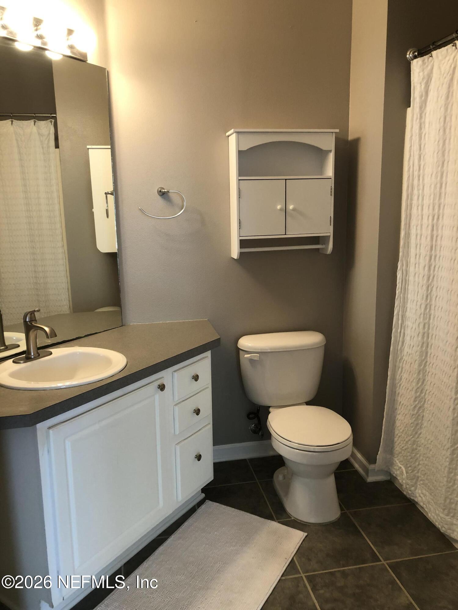 7990 Baymeadows Road, Unit 803 Jacksonville, FL 32256 - Photo 4 of 23 Primary Bathroom