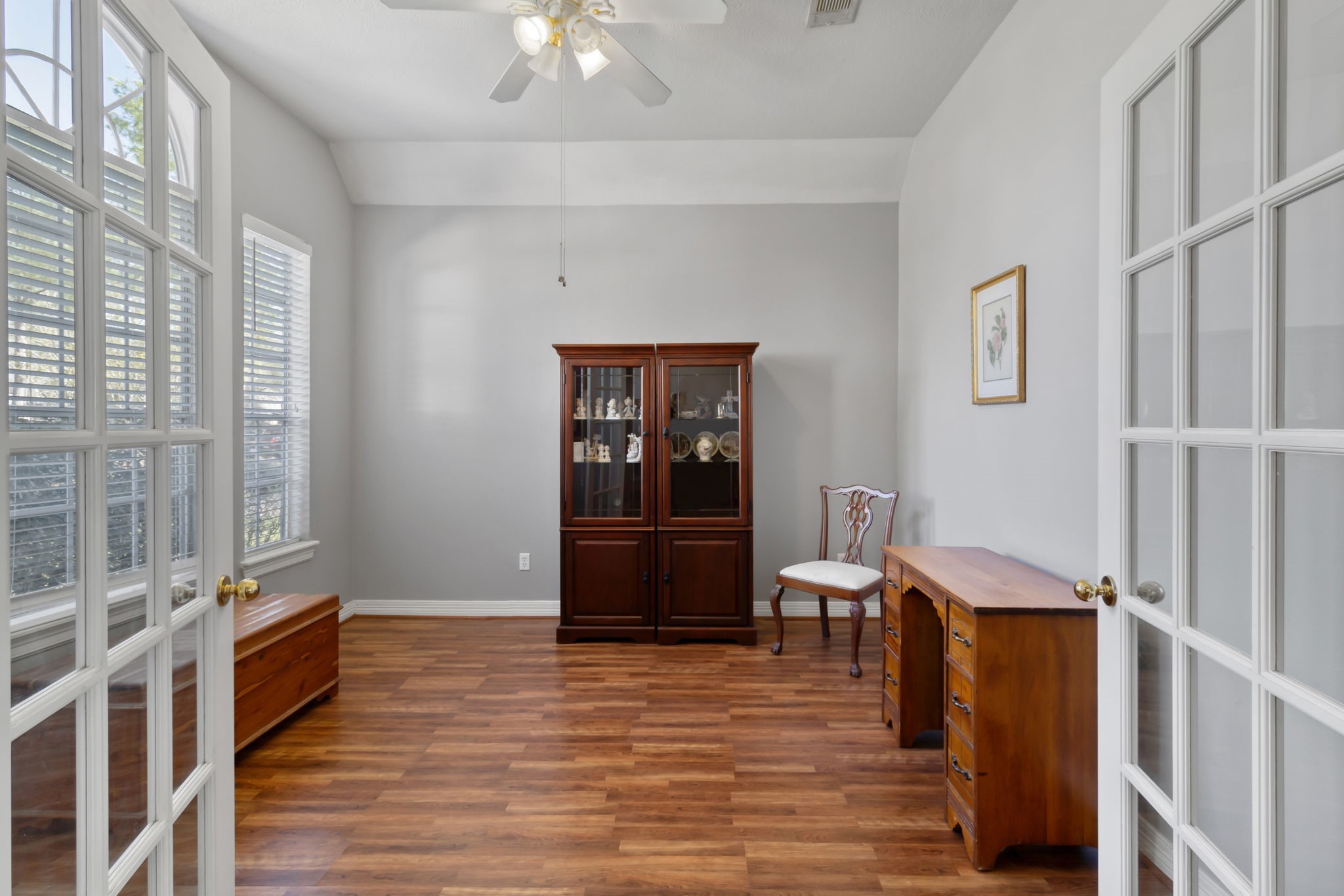18106 Briden Oak Court Spring, TX 77379 - Photo 5 of 31 a room with furniture and window