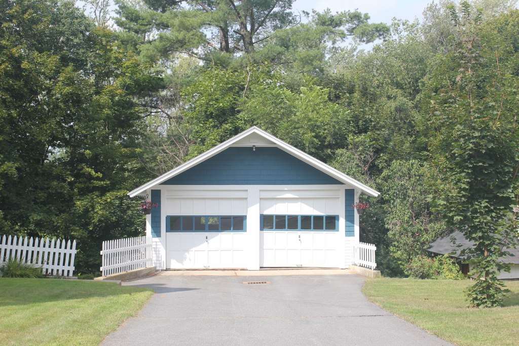 74 Elm Hill Street Springfield, VT 05156 - Photo 3 of 27