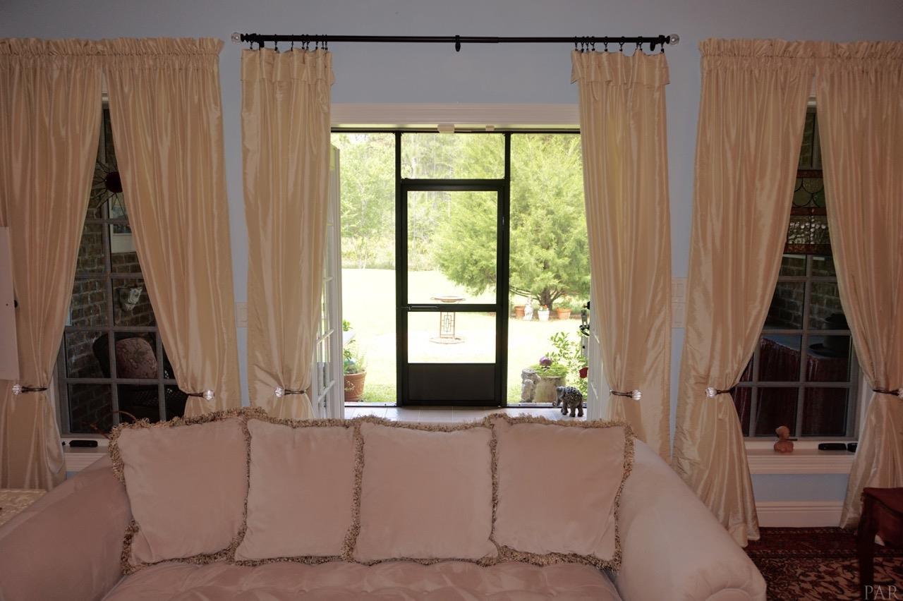 2292 Valley Road Navarre, FL 32566 - Photo 9 of 50 Gallery Image 9