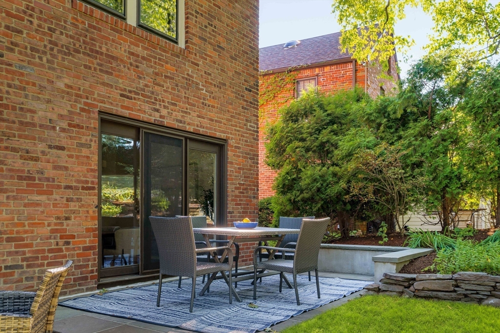 144 Jordan Road Brookline, MA 02446 - Photo 14 of 29 Gallery Image 14
