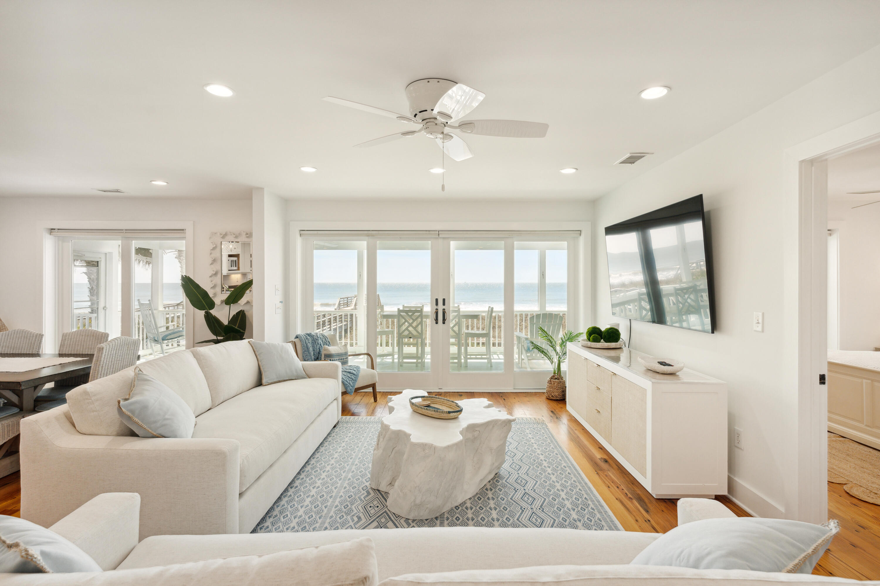 603 East Arctic Avenue Folly Beach, SC 29439 - Photo 2 of 80 603EastArcticAve-KeenEyeMarketing-013 (1