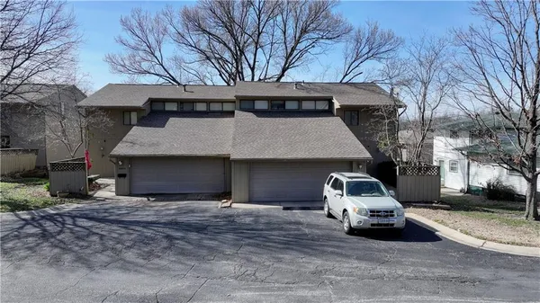 $2,450,000 | 8627 Countryshire Lane, Kansas City, MO 64138