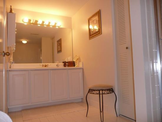 9642 West McNab Road, Unit 201 Tamarac, FL 33321 - Photo 6 of 7 Bathroom Master
