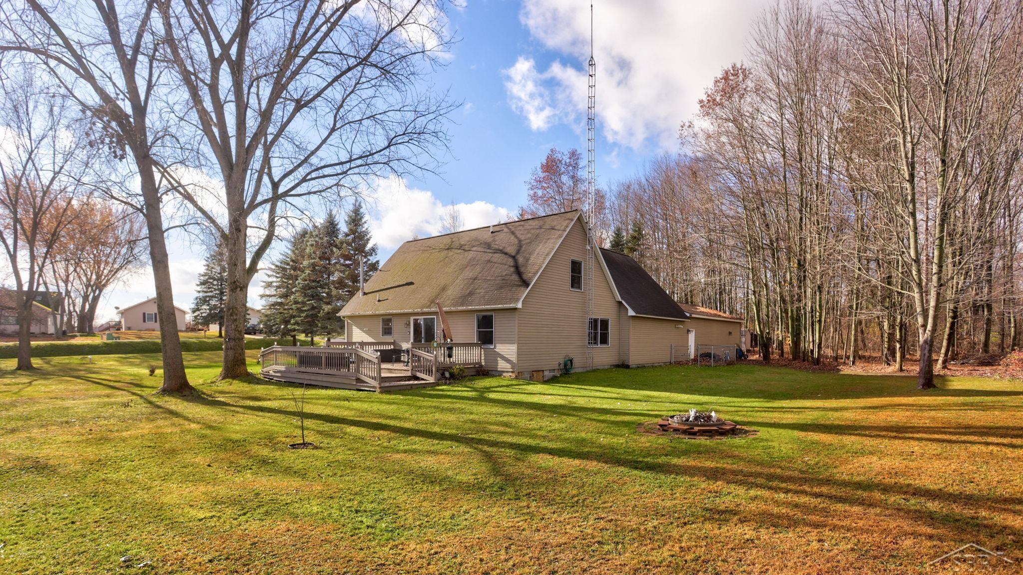 2122 Heather Way Gladwin, MI 48624 - Photo 42 of 43