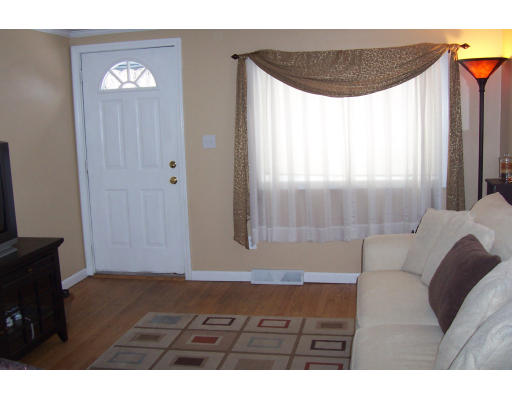 79 Appleton Road Auburn, MA 01501 - Photo 4 of 15 Gallery Image 4