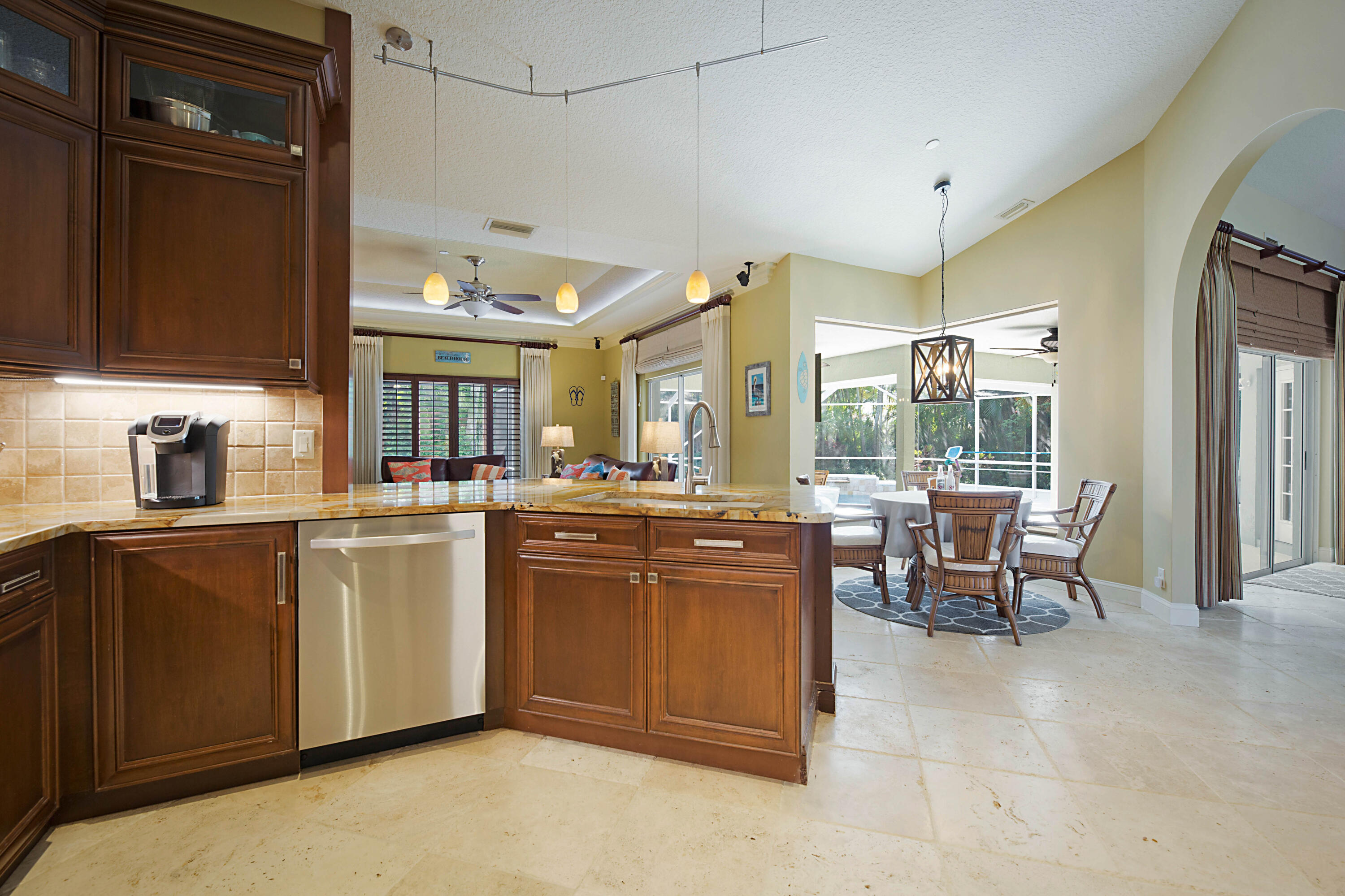 231 Longshore Drive Jupiter, FL 33458 - Photo 16 of 39 Kitchen