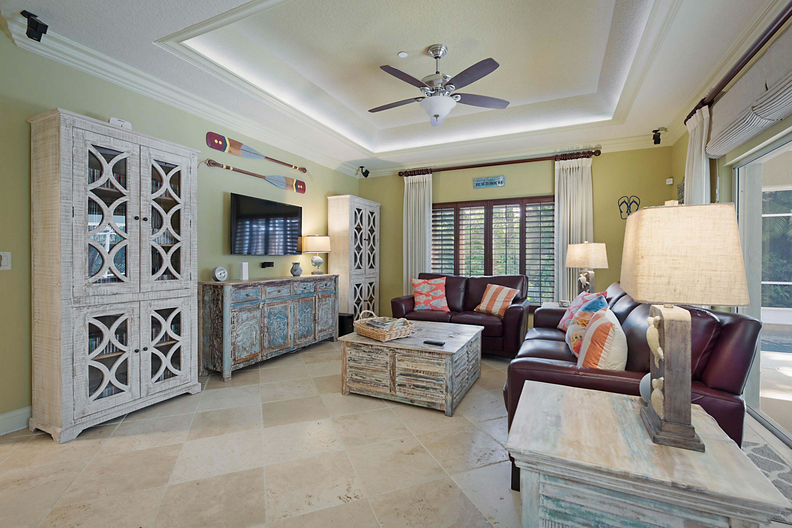 231 Longshore Drive Jupiter, FL 33458 - Photo 19 of 39 Familiy Room