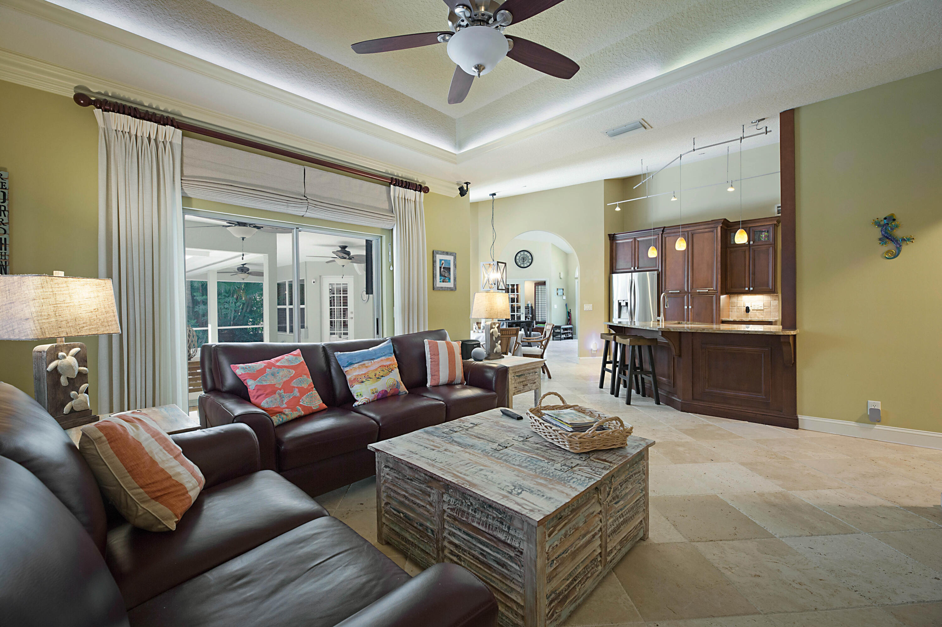 231 Longshore Drive Jupiter, FL 33458 - Photo 21 of 39 Family Room