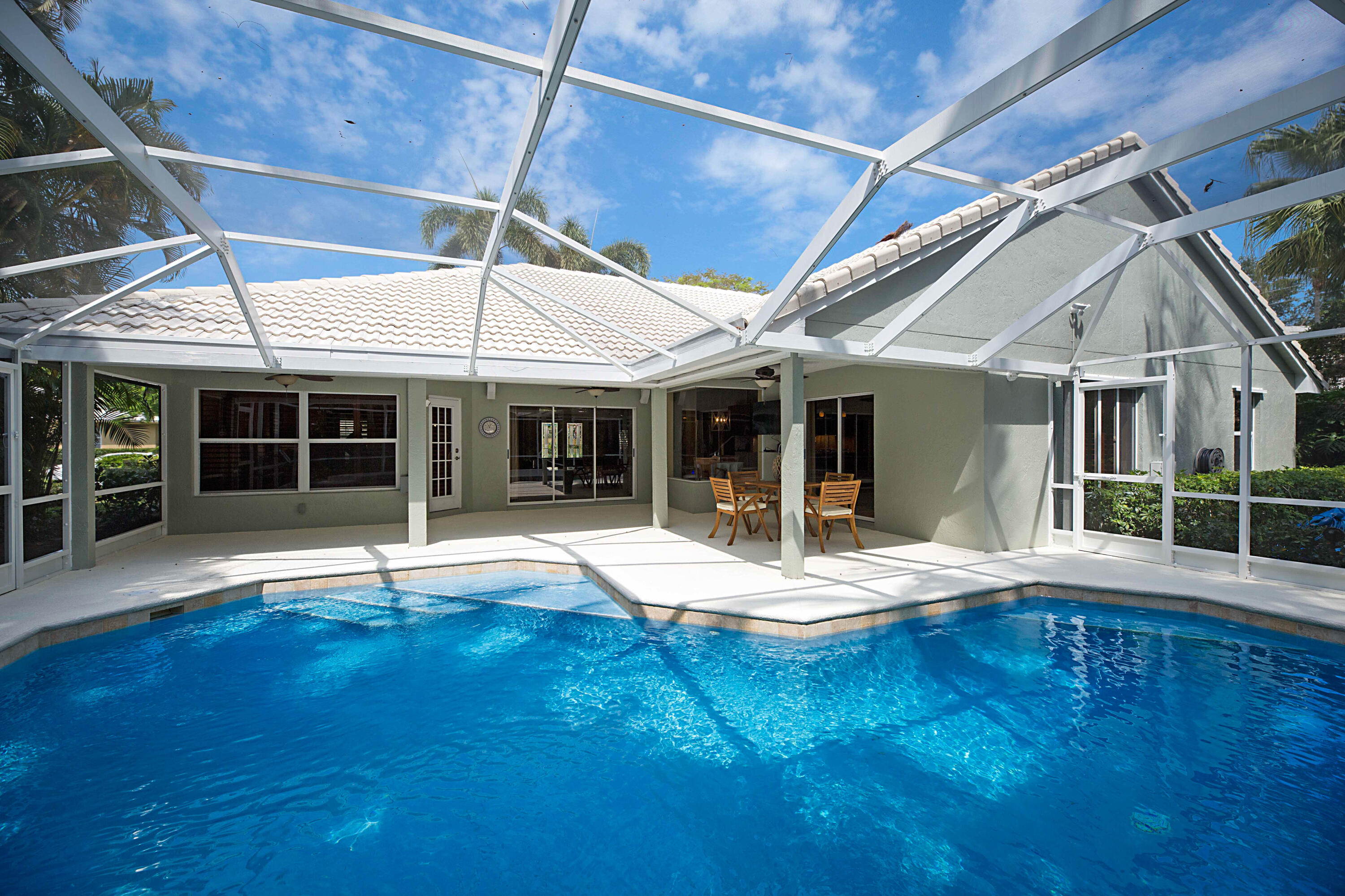 231 Longshore Drive Jupiter, FL 33458 - Photo 32 of 39 Rear Elevation