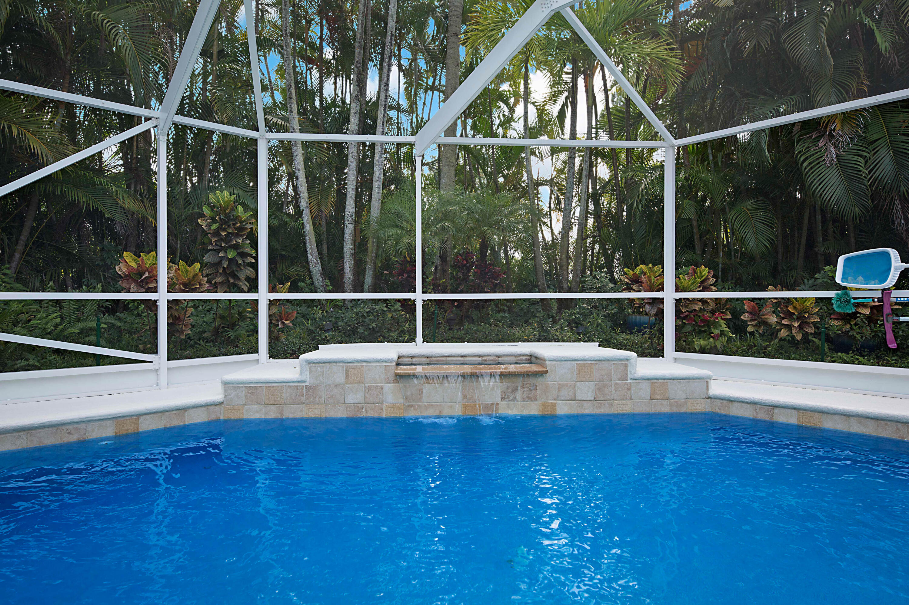 231 Longshore Drive Jupiter, FL 33458 - Photo 34 of 39 Pool