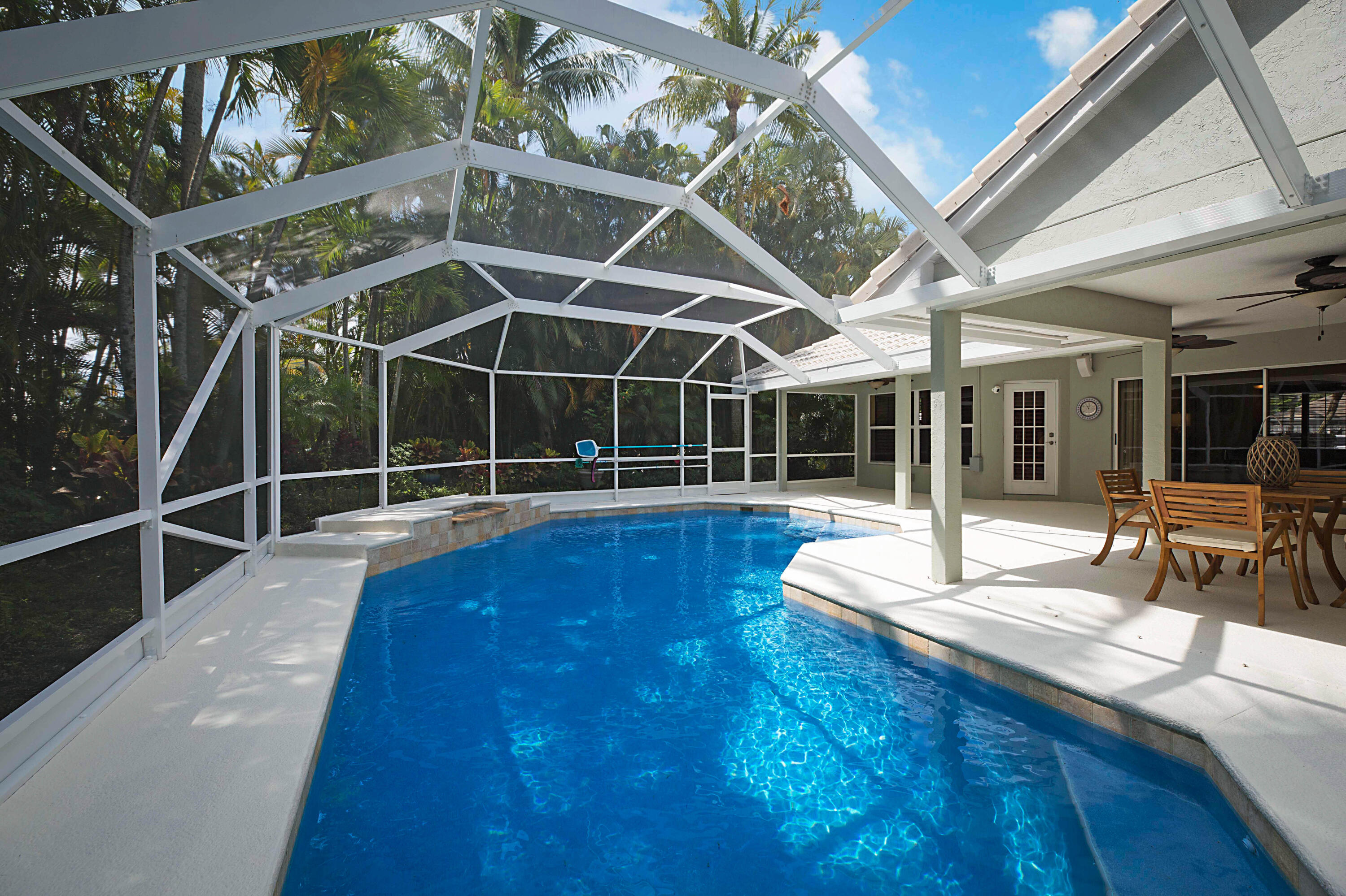 231 Longshore Drive Jupiter, FL 33458 - Photo 35 of 39 Pool