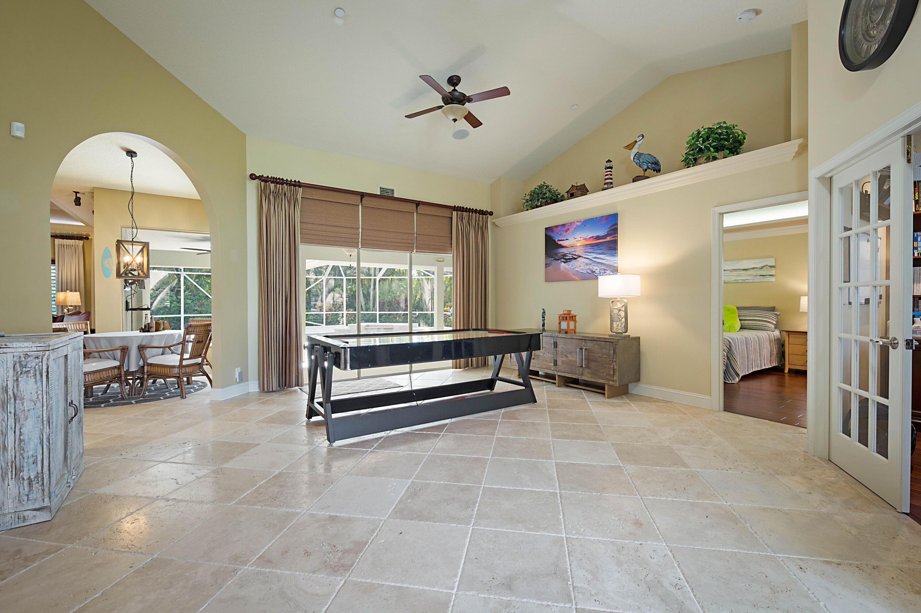 231 Longshore Drive Jupiter, FL 33458 - Photo 5 of 39 Living Room