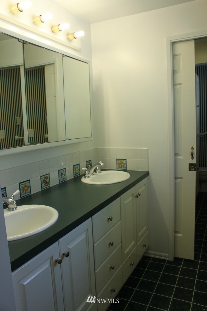 2702 Shattuck Court South Renton, WA 98055 - Photo 18 of 25