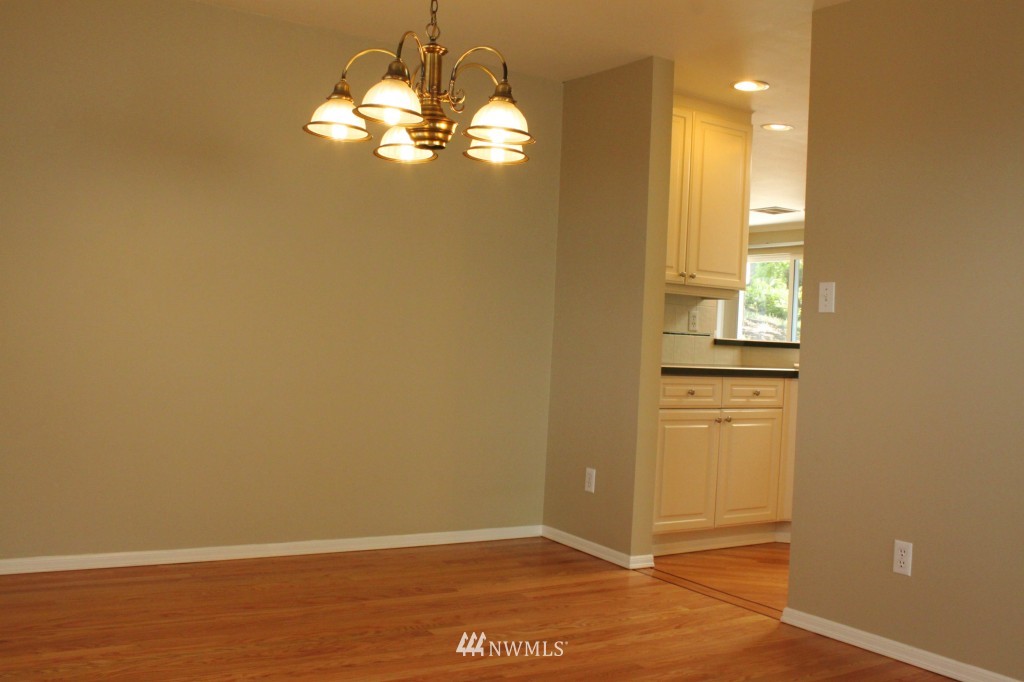 2702 Shattuck Court South Renton, WA 98055 - Photo 5 of 25