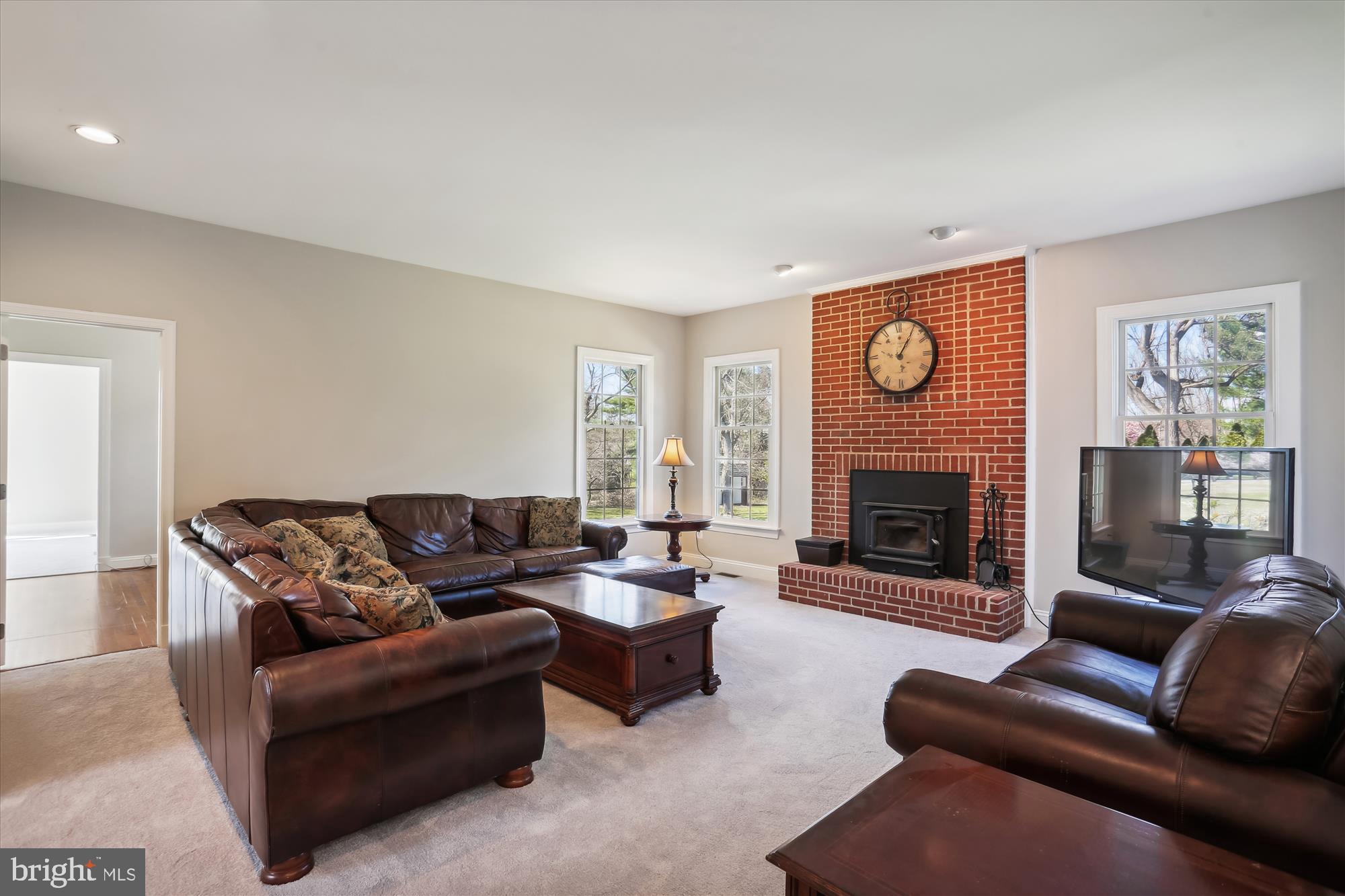 13424 Query Mill Road North Potomac, MD 20878 - Photo 13 of 66 Family Room